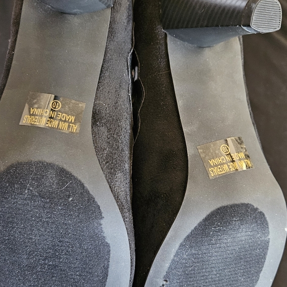 Chase & Chloe Women's Round Toe Two Tone Mary Jane Pumps Black Suede Size 10 - Picture 3 of 3